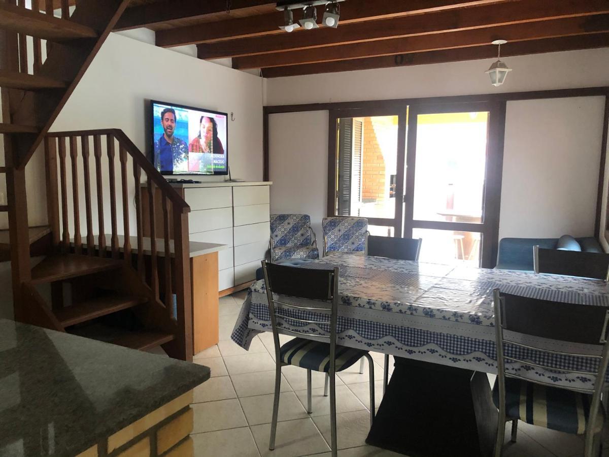 Linda Casa Com Piscina Em Bombinhas, Espaco Inteiro Luaran gambar