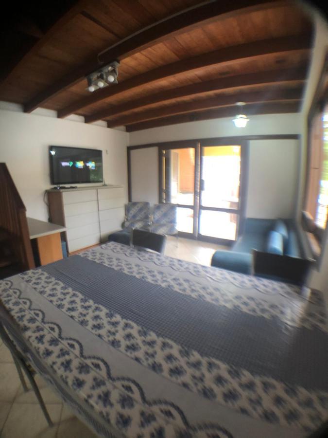 Linda Casa Com Piscina Em Bombinhas, Espaco Inteiro Luaran gambar