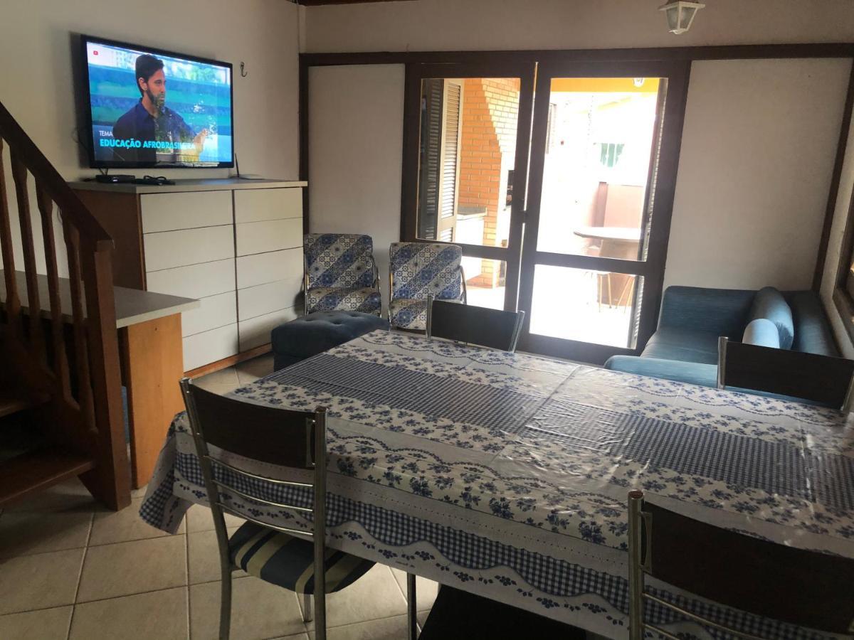 Linda Casa Com Piscina Em Bombinhas, Espaco Inteiro Luaran gambar