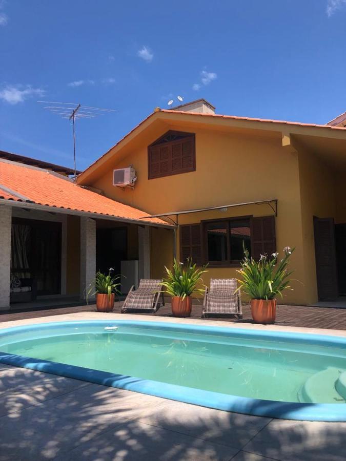 Linda Casa Com Piscina Em Bombinhas, Espaco Inteiro Luaran gambar