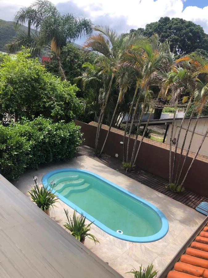 Linda Casa Com Piscina Em Bombinhas, Espaco Inteiro Luaran gambar