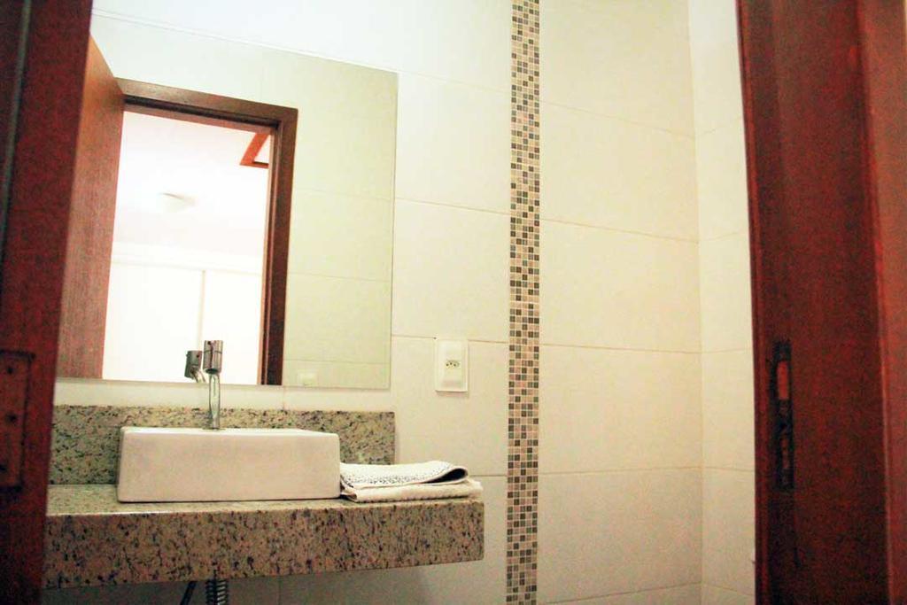 Linda Casa Com Piscina Em Bombinhas, Espaco Inteiro Luaran gambar